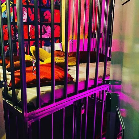 Secret Room Votre Love Room Coquine Et Insolite En Espace Privatif A Tournai Exteriör bild