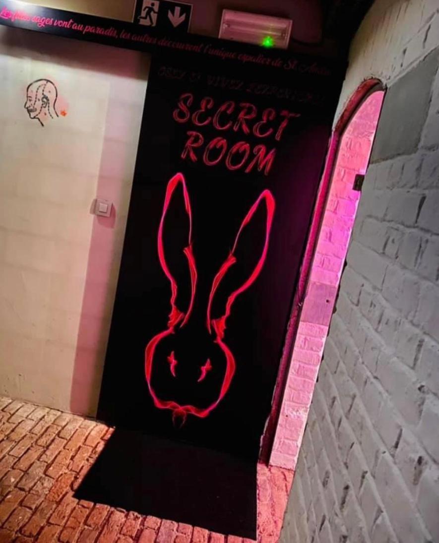 Secret Room Votre Love Room Coquine Et Insolite En Espace Privatif A Tournai Exteriör bild